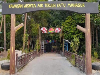 Air Terjun Batu Mahasur(Demo)