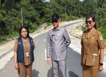 Gambar header Infrastruktur Terus Berjalan, Bupati Gumas Cek Langsung Pengerjaan Jalan Strategis